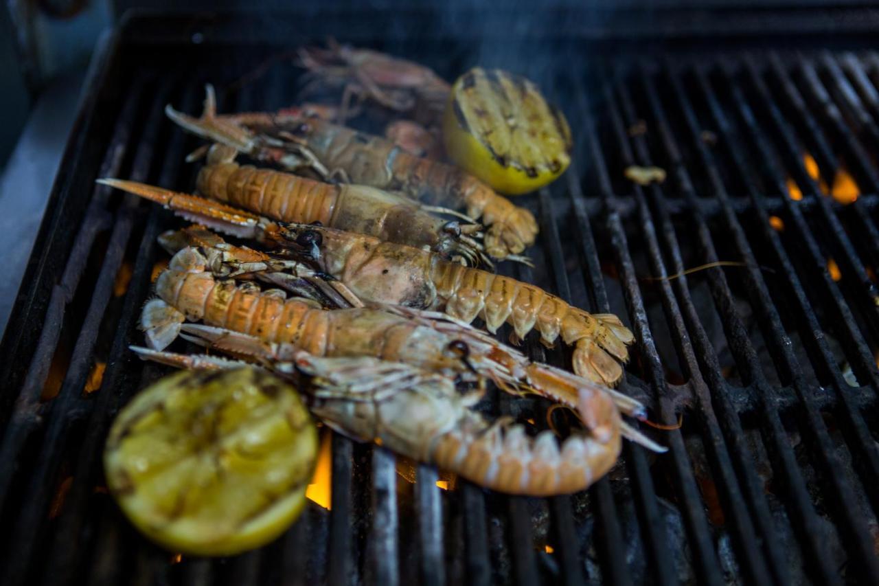 فندق Quinlan & Cooke Boutique Townhouse And Qcs Seafood Restaurant كاهيرسيفين المظهر الخارجي الصورة