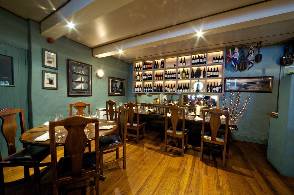 فندق Quinlan & Cooke Boutique Townhouse And Qcs Seafood Restaurant كاهيرسيفين المظهر الخارجي الصورة